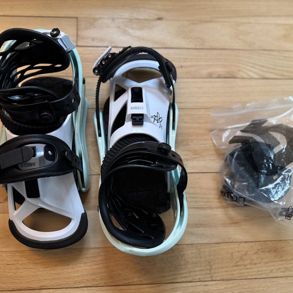 Burton aqua smalls large kids bindings